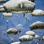 Politico – România şi Polonia sunt singurele ţări europene cu majorităţi favorabile prezenţei militare americane