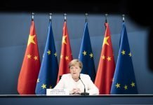 Președintele chinez, Xi Jinping, o numește pe Angela Merkel „prietenă veche a Chinei”. Acesta a mai spus: Sper că UE îşi va menţine independenţa” faţă de SUA şi „îşi va conserva cu adevărat interesele”