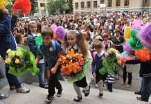 Opinie – Eu boicotez prima zi de școală: nu mă îmbujor ez, nu flutur baloane, nu aplaud ca foc a discursurile, nu mă aliniez la careu