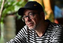Vasile Ernu – Pentru mine, protestul profesorilor a devenit protestul întregii societăți care spune un nu hotărât acestui gen de dezvoltare: o dezvoltare care ne pune în pericol viitorul