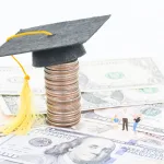 Evaziunea din cancelarie – statul știe, dar tace. Doar 3% dintre profesori declară veniturile din meditații