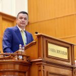 PSD decide astăzi dacă susține Guvernul Niculescu. Grindeanu cere refacerea coaliției, Bolojan refuză să guverneze alături de social-democrați