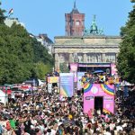 Teroare la Berlin Pride – un mort și 17 răniți după ce o dubă a intrat în mulțime